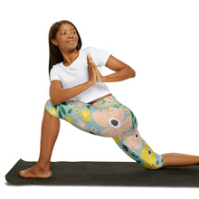 Load image into Gallery viewer, Blue Floral Yoga Capri Leggings