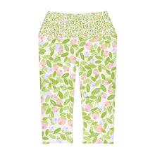 Load image into Gallery viewer, Floral Yoga Capri Leggings