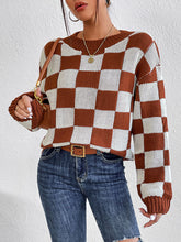 Load image into Gallery viewer, Checkered Round Neck Sweater