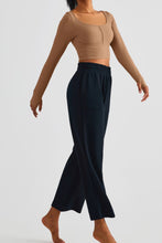 Load image into Gallery viewer, Scoop Neck Thumbhole Sleeve Cropped Sports Top