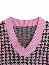 Load image into Gallery viewer, Houndstooth V-Neck Sweater Vet