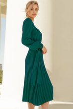 Load image into Gallery viewer, Round Neck Long Sleeve Pleated Sweater Dress