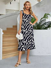 Load image into Gallery viewer, Two-Tone Low Back Midi Dress