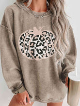 Load image into Gallery viewer, Leopard Pumpkin Graphic Ribbed Sweatshirt