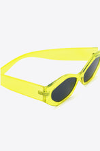 Load image into Gallery viewer, Polycarbonate Frame Wayfarer Sunglasses