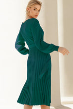 Load image into Gallery viewer, Round Neck Long Sleeve Pleated Sweater Dress