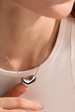 Load image into Gallery viewer, Heart Shape Pendant Necklace