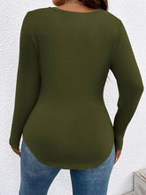 Load image into Gallery viewer, Plus Size V-Neck Long Sleeve T-Shirt