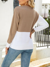 Load image into Gallery viewer, Two-Tone Round Neck Sweater