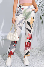 Load image into Gallery viewer, Floral Print Cropped Pants with Pockets