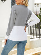 Load image into Gallery viewer, Two-Tone Round Neck Sweater